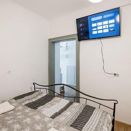 Cosy Central Apartment At River Будапеща Екстериор снимка
