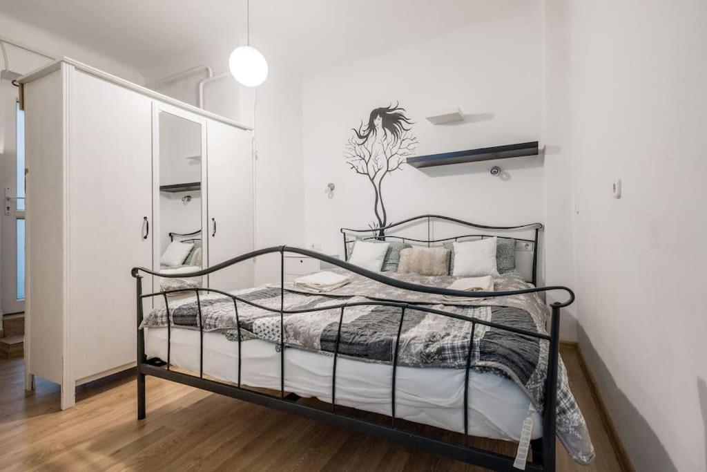 Cosy Central Apartment At River Будапеща Екстериор снимка