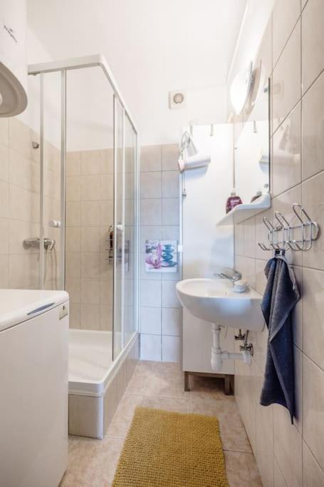 Cosy Central Apartment At River Будапеща Екстериор снимка